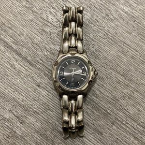 Fossil womens silver watch - gently used - beautiful Classic watch!!!